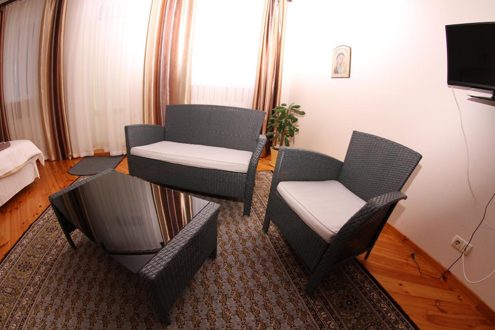 Uyut Hotel Chernihiv Exterior photo