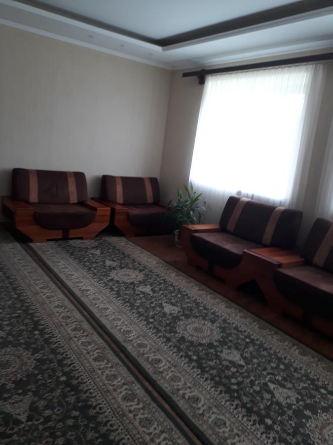 Uyut Hotel Chernihiv Exterior photo